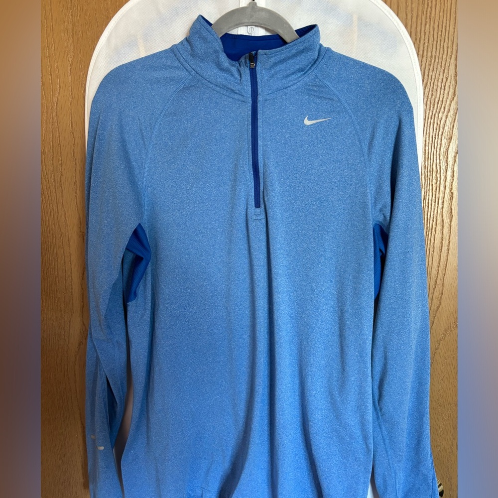Men’s Nike 1/4 Zip - Excellent Condition. Size small.